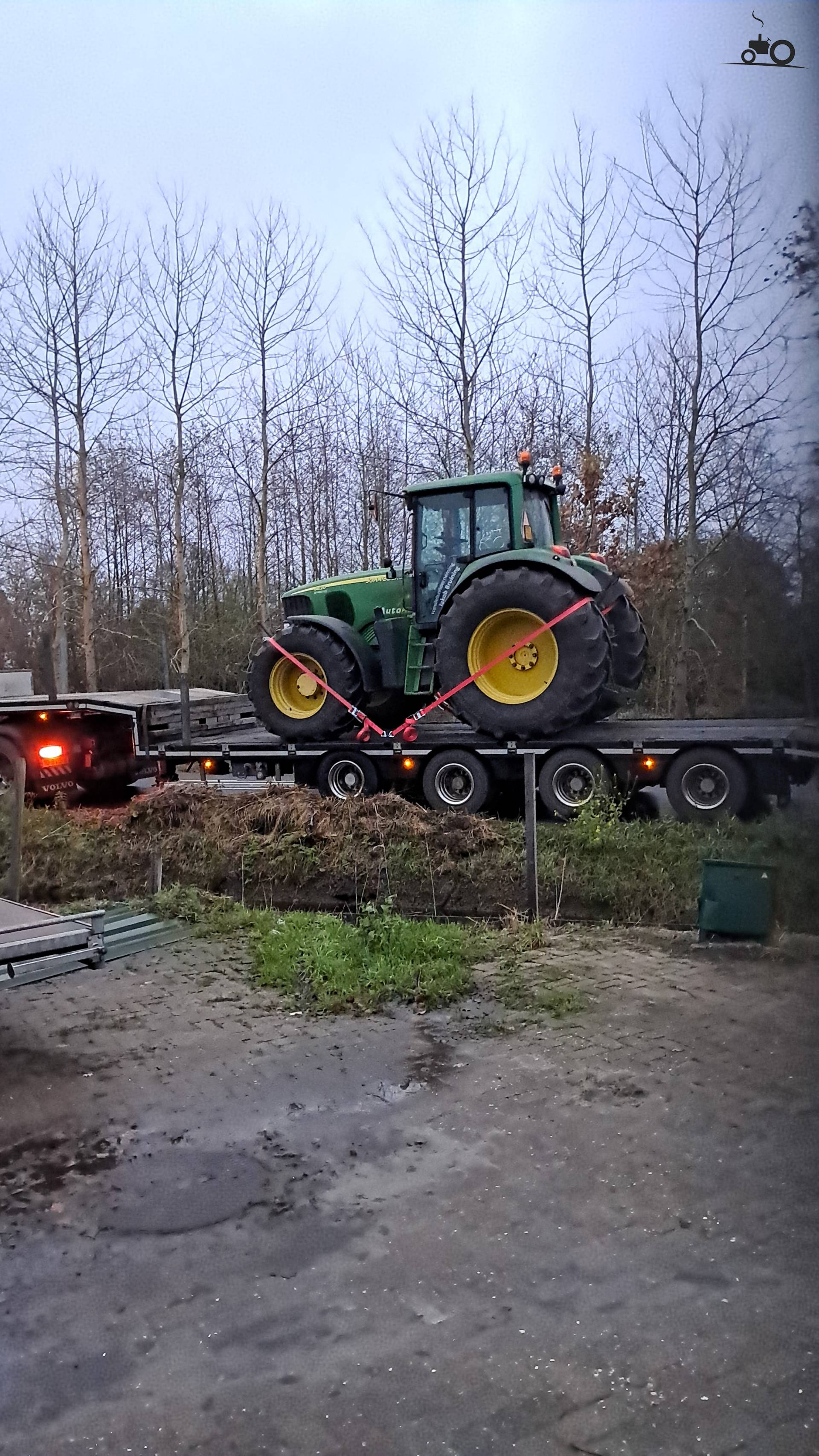 John Deere 6820
