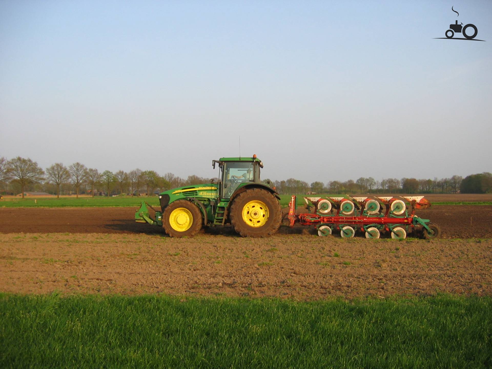 Foto John Deere Van Loonbedrijf Dekker Bv