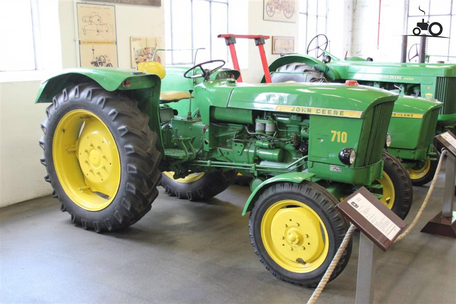 foto-john-deere-710-410484