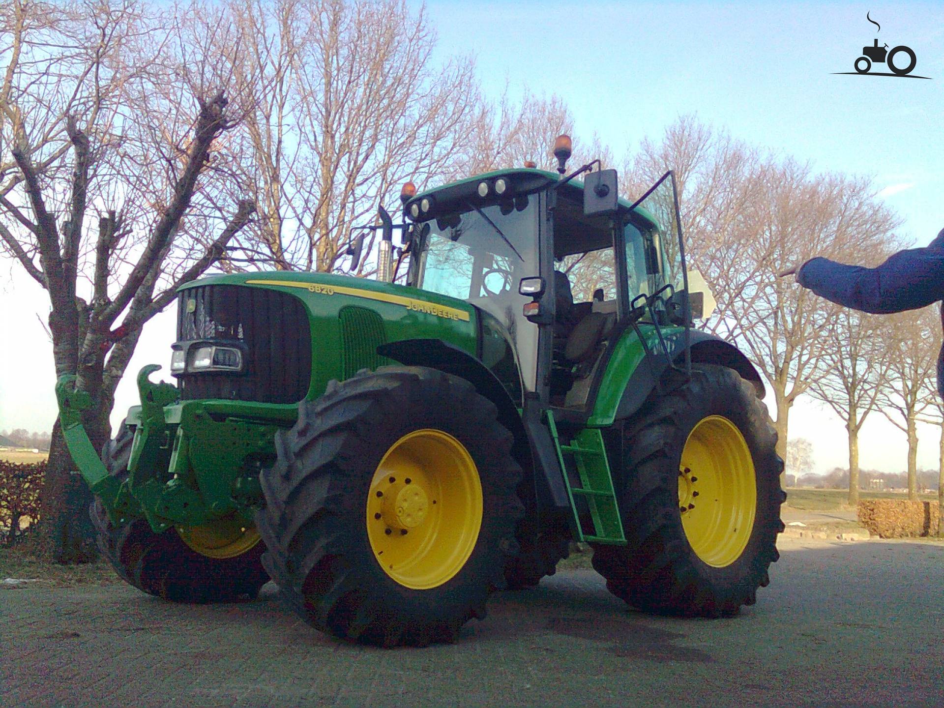John Deere 6820