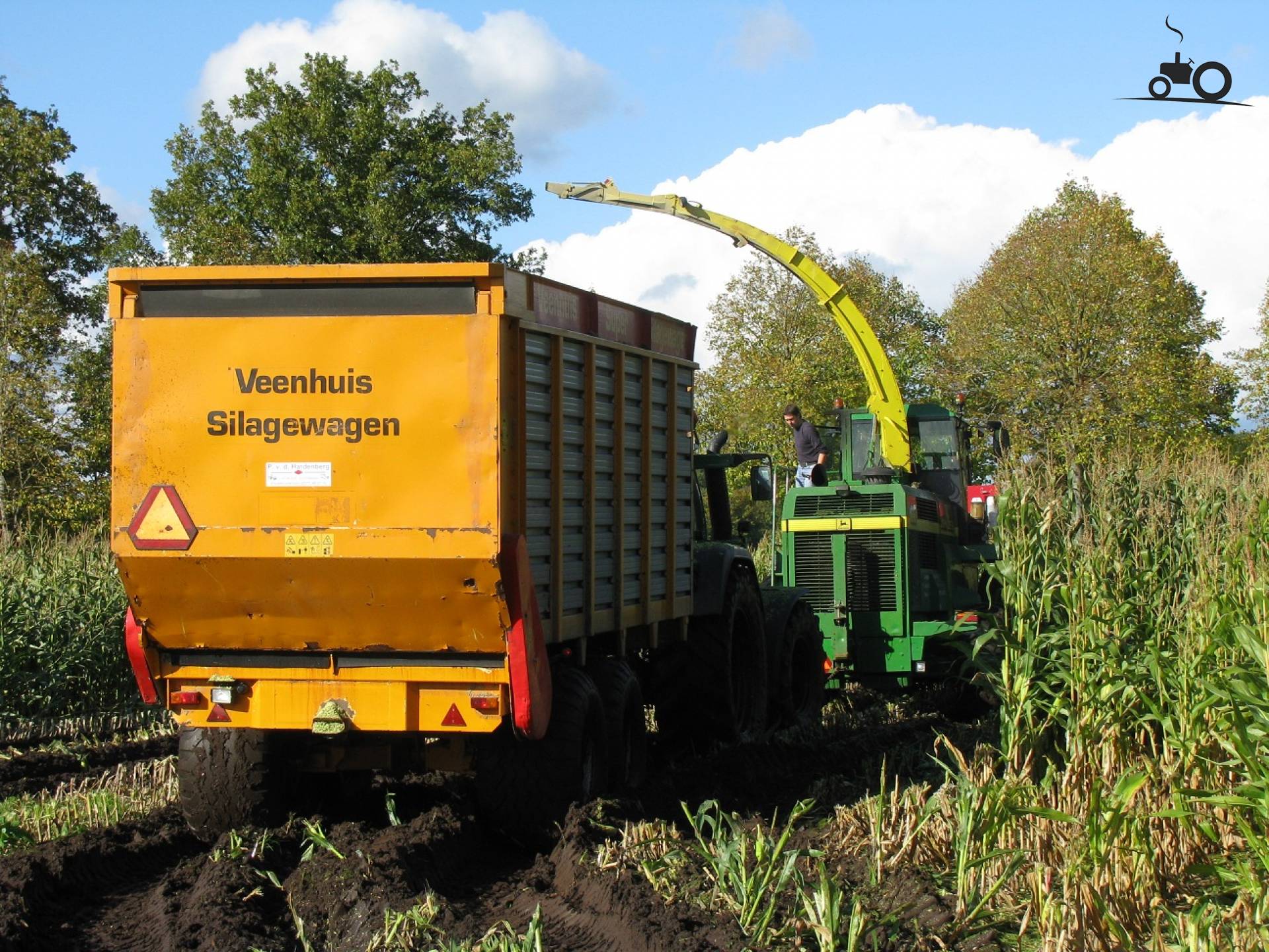 John Deere 6850