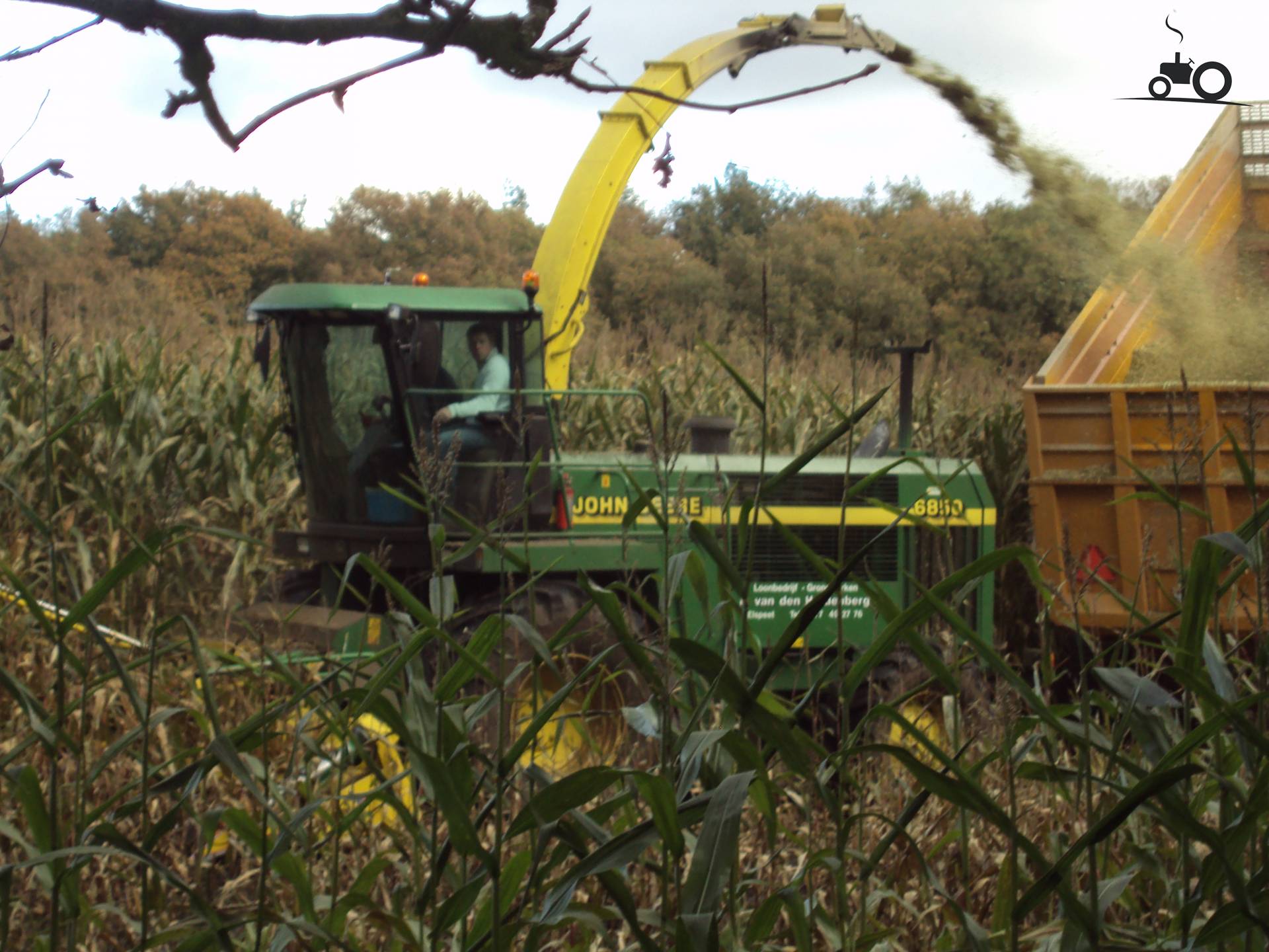John Deere 6850