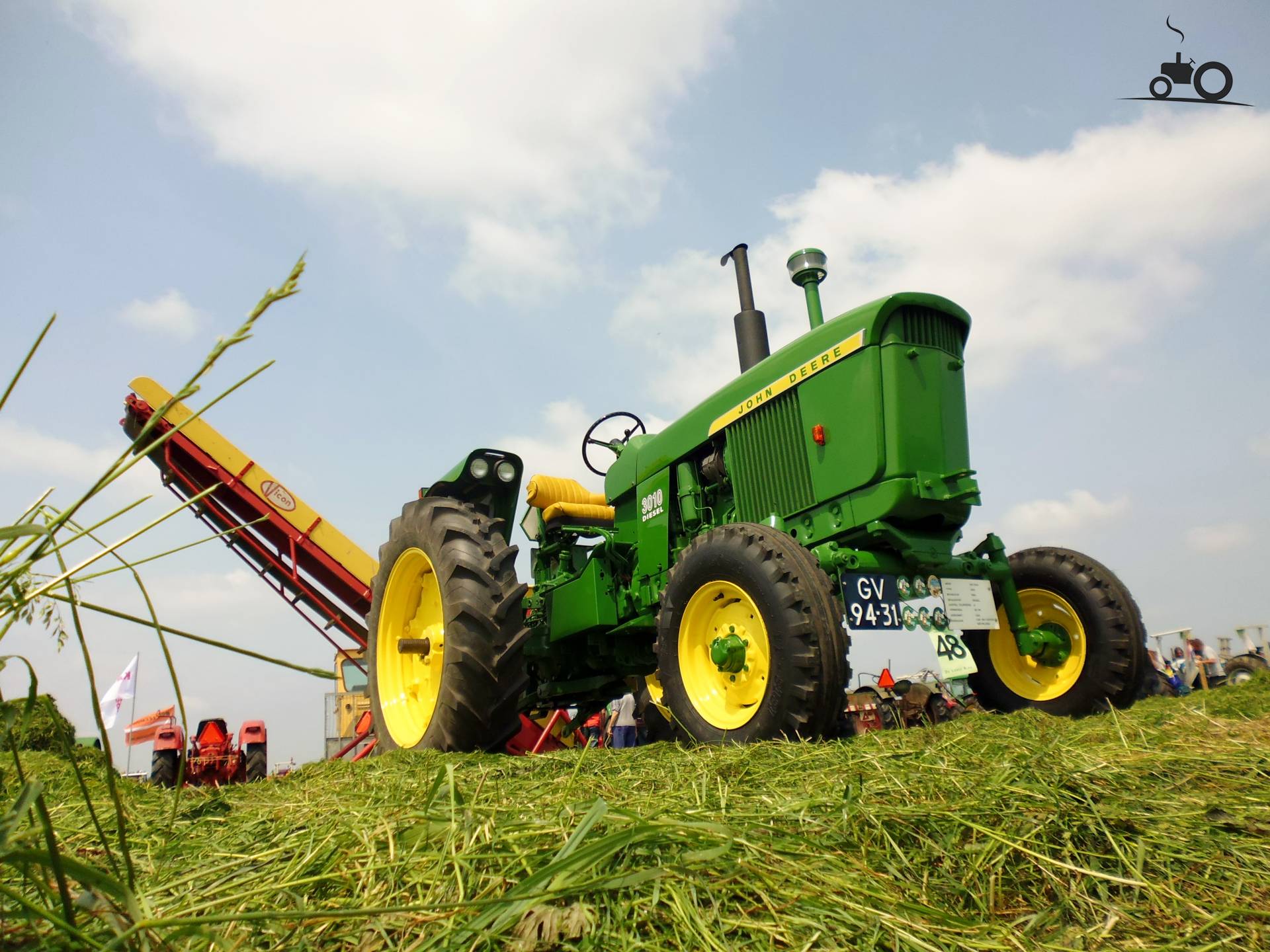 John Deere 3010