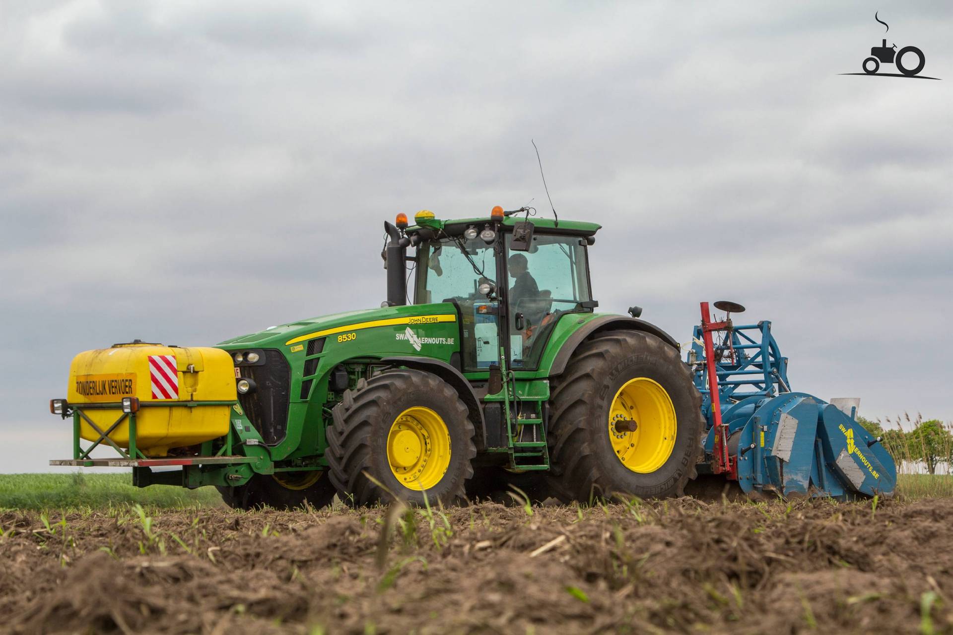 John Deere 8530