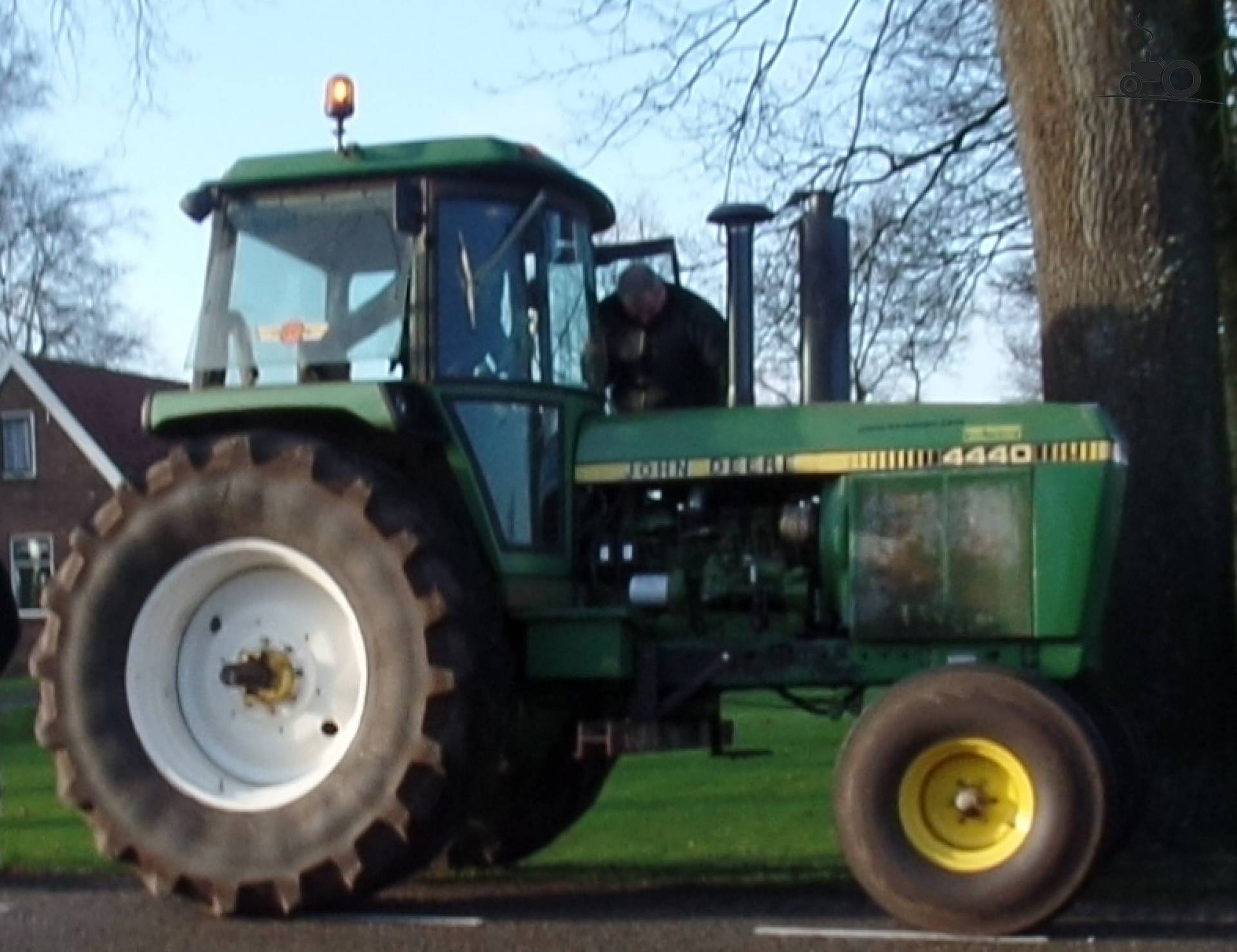 John Deere 4440