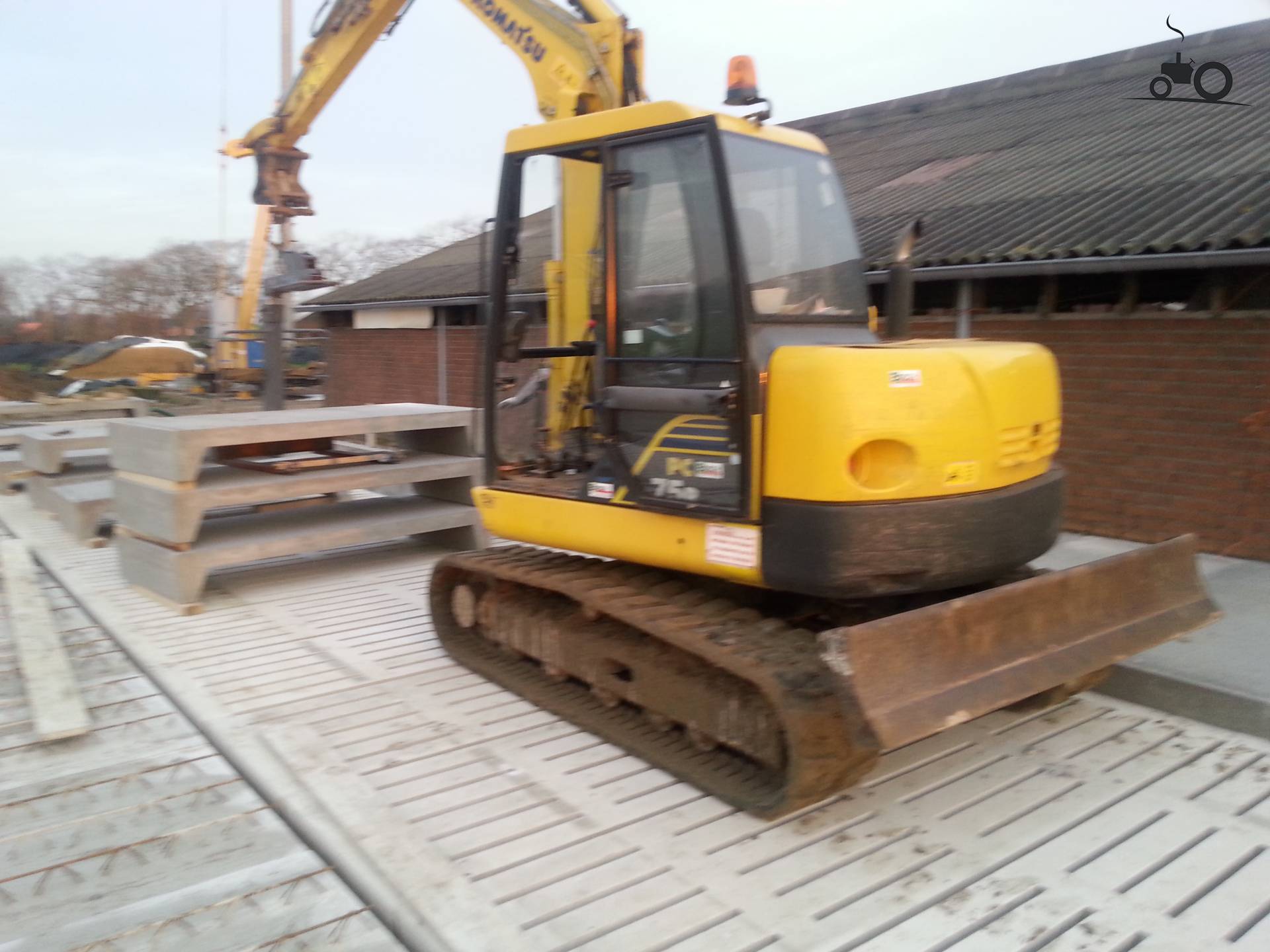 Komatsu PC 75 R Fan Club - Specs, Photos, Reviews & Forum
