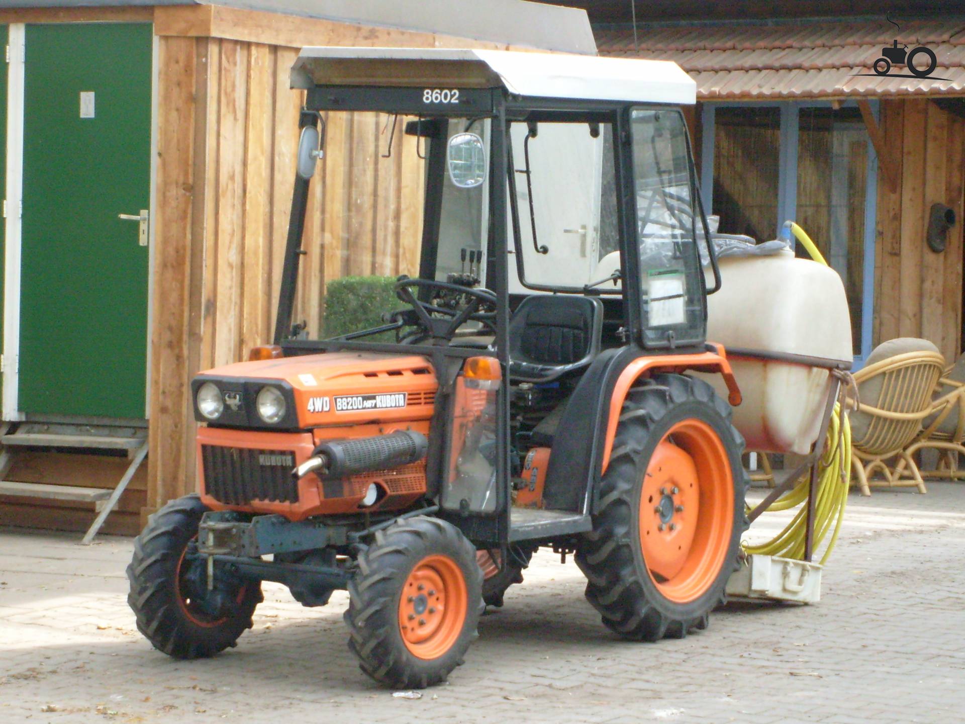 Kubota B8200 Foto's - Communitybeelden & Afbeeldingen