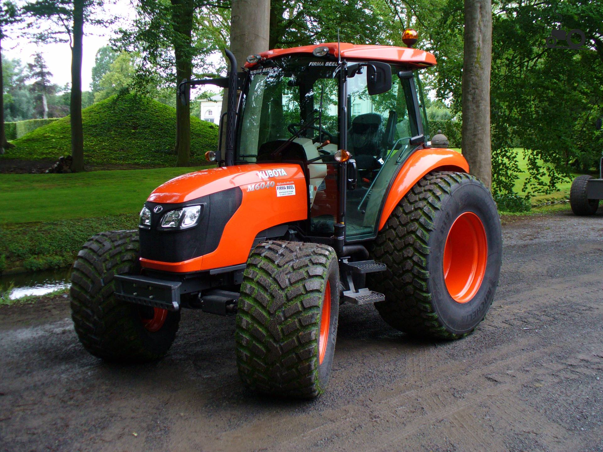 Kubota M6040