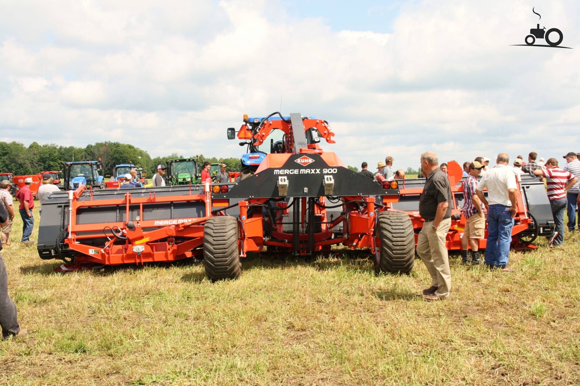 Kuhn Merge Maxx - Latest Updates, Photos & Videos