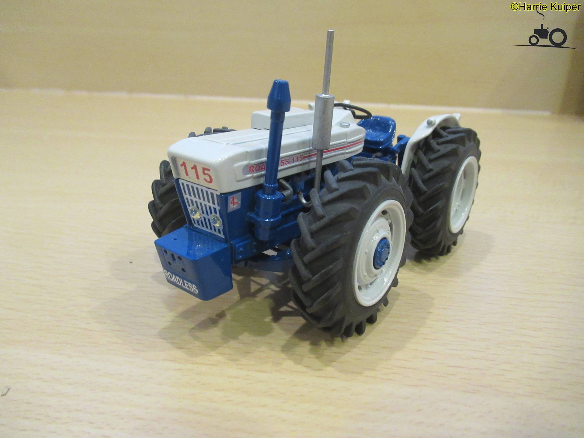 Ford 6000 miniaturen, zijn proto types. Nog niet te koop.