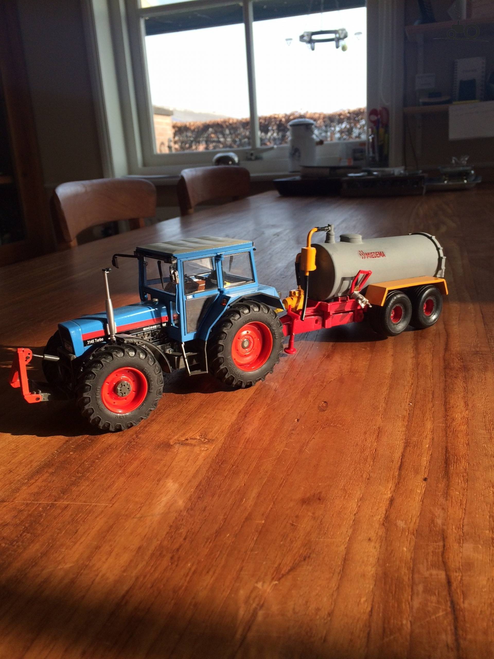 Landbouw miniaturen 1:32 Miedema Fanclub - Specificaties, Foto's ...