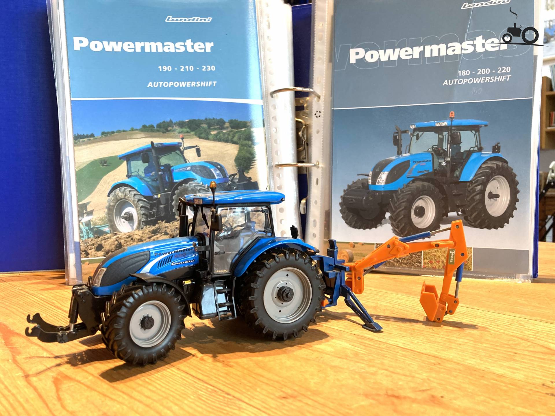 UHトラクタlandiniランディーニパワーマスター220➕作業機セット1/32