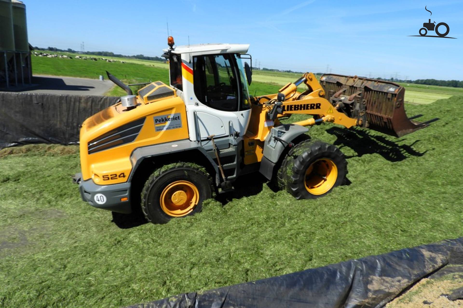 Foto Liebherr shovel van Pekkeriet Dalfsen B.V.