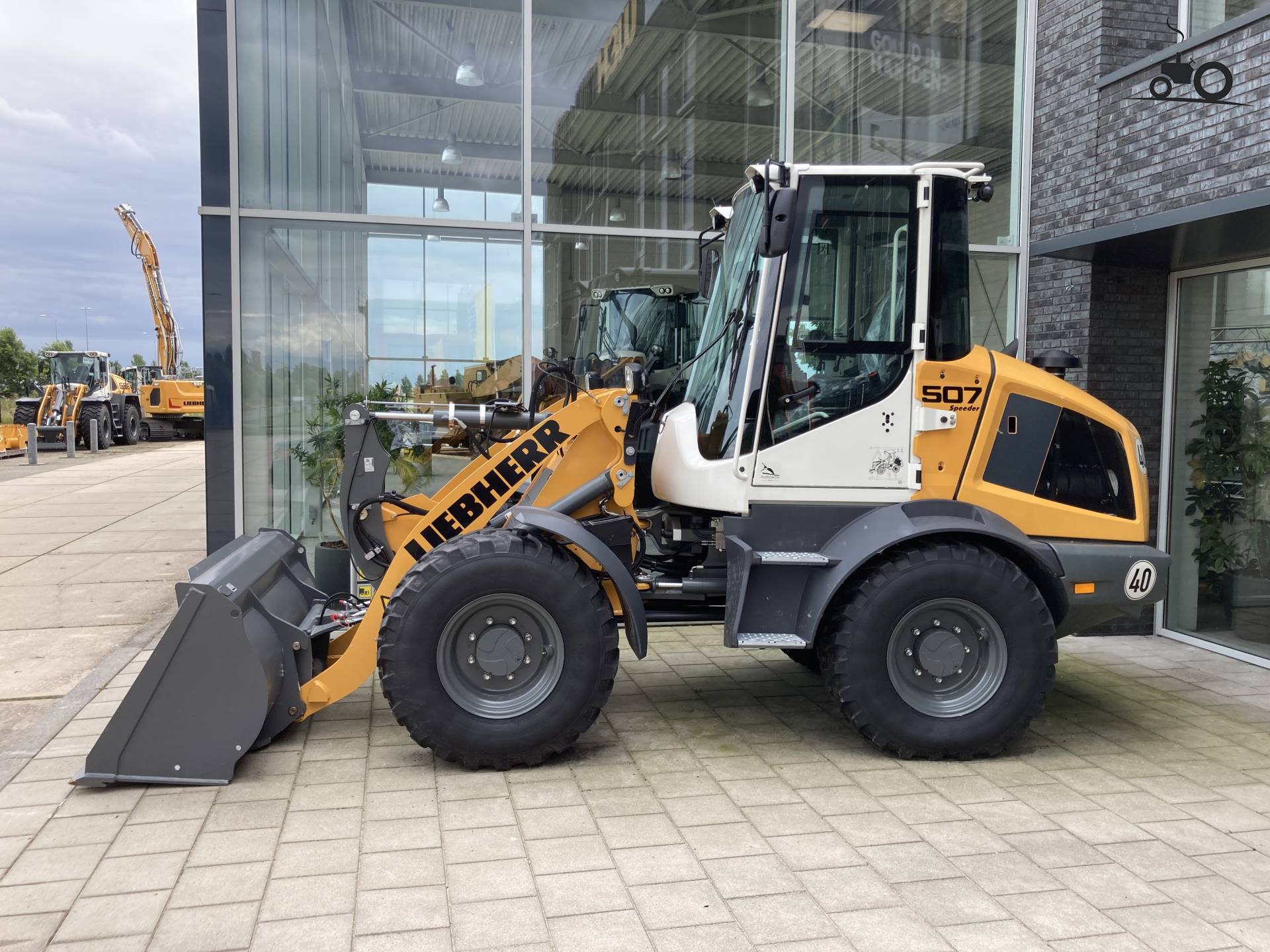 Liebherr 507 Fan Club - Specs, Photos, Reviews & Forum