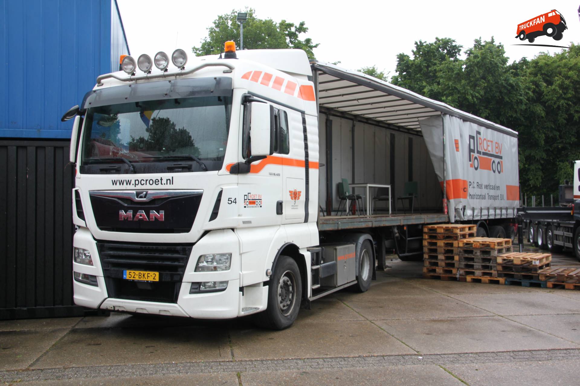 Foto MAN TGX van P.C. Roet verticaal/horizontaal transp. B.V.