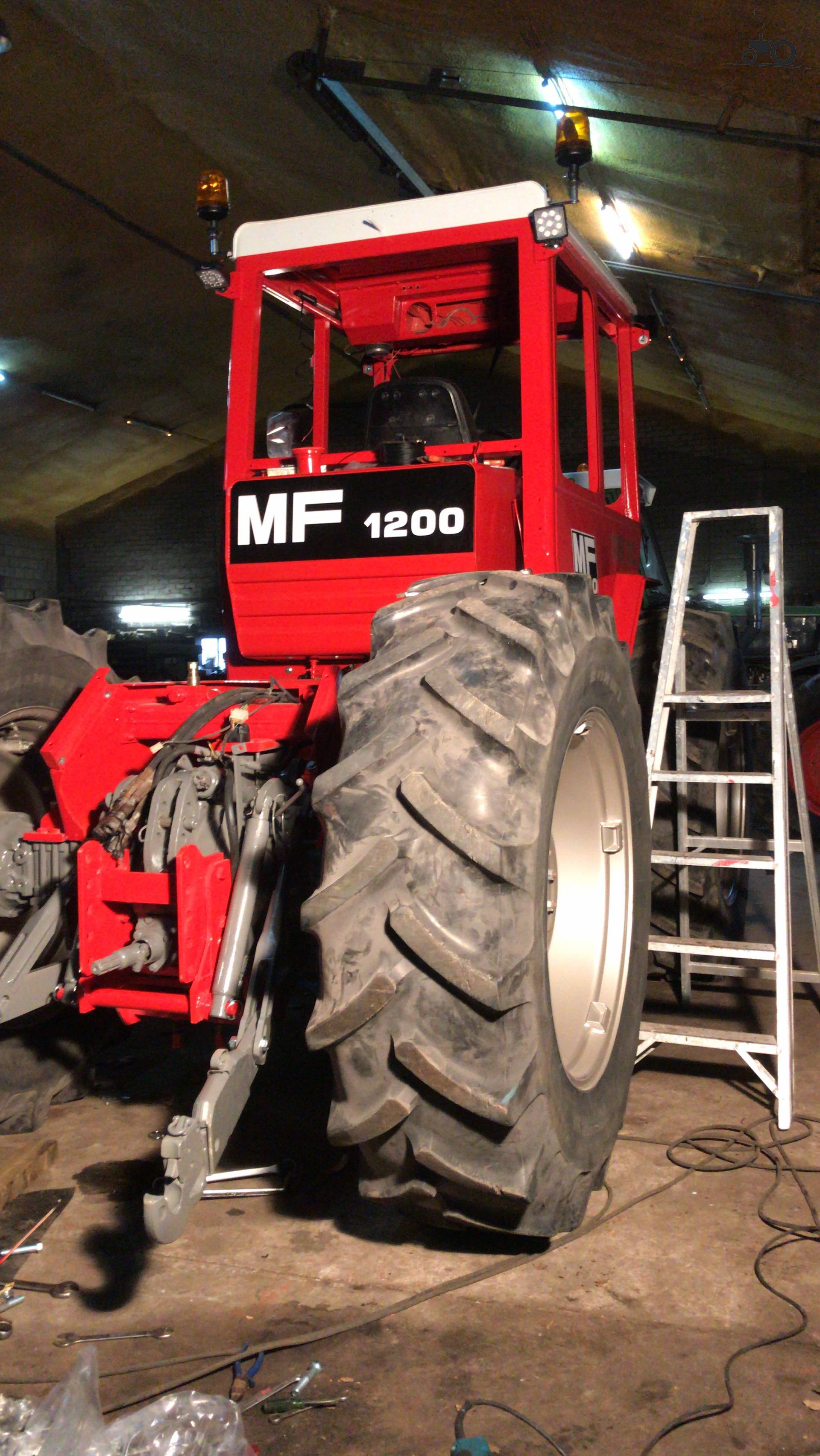 Massey Ferguson 1200