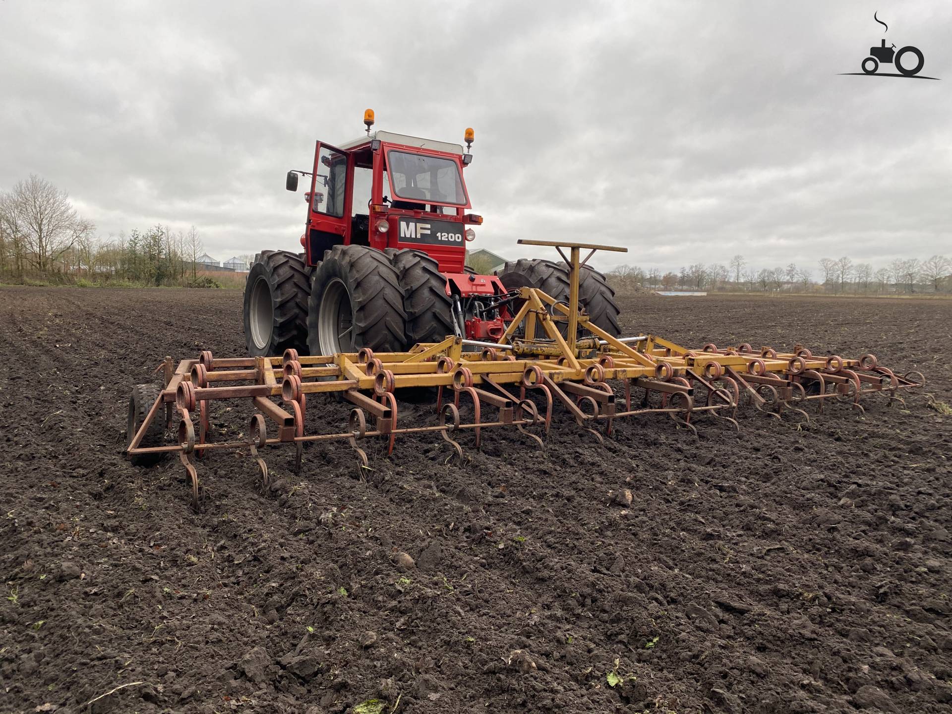 Massey Ferguson 1200 - France - Tracteur image #1329873