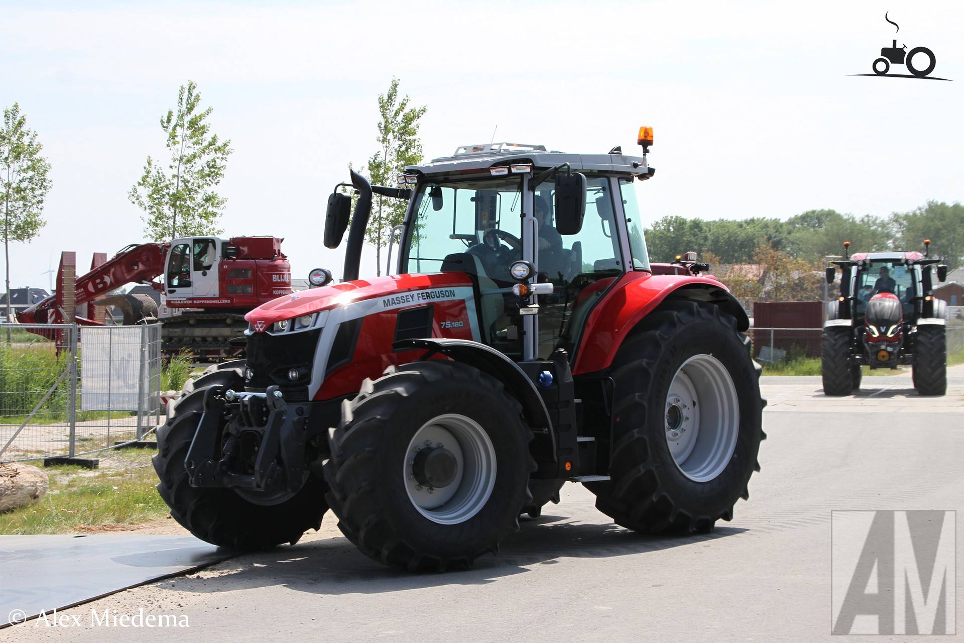 foto-massey-ferguson-7s-180-1523688