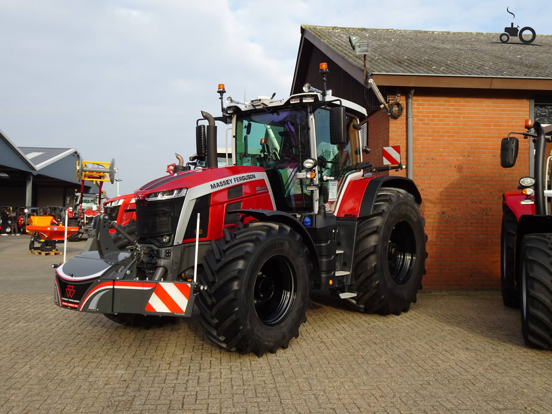 Foto Massey Ferguson 8S.305 #1549680