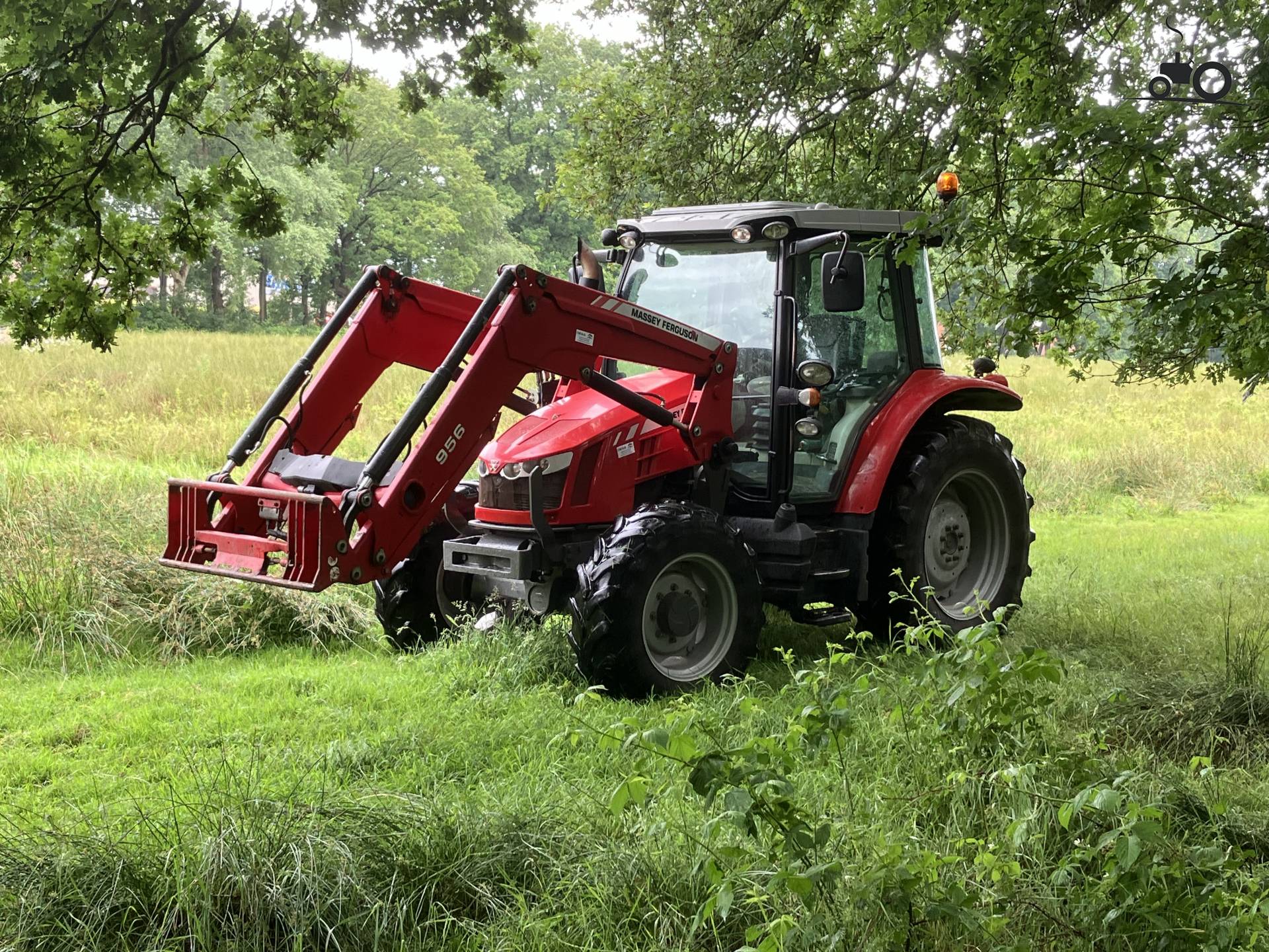 Massey Ferguson 5610