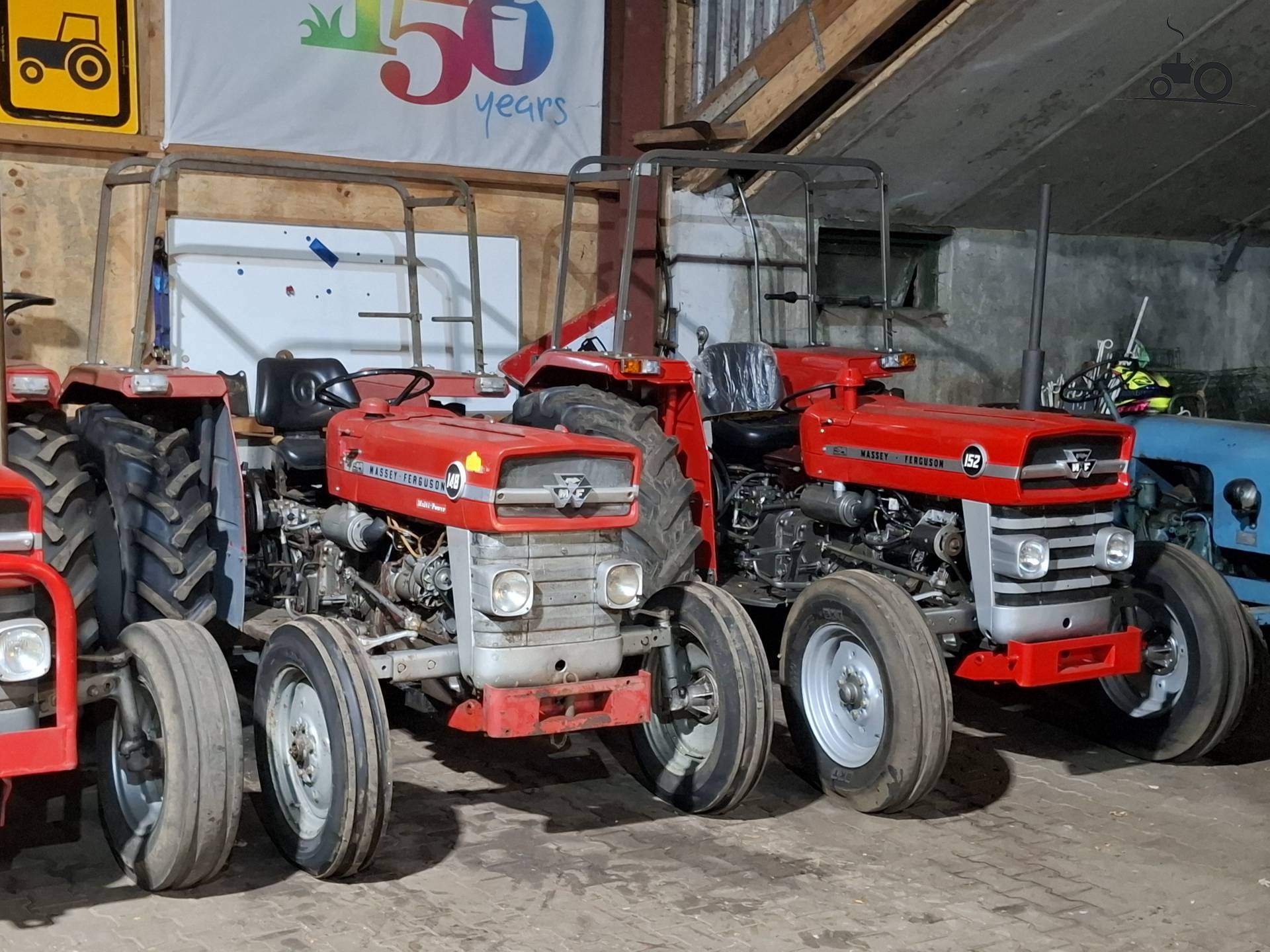 Modèle Réduit Tracteur Massey-Ferguson 148 Avec Bâche Sirocco - Universal Hobbies 1/32