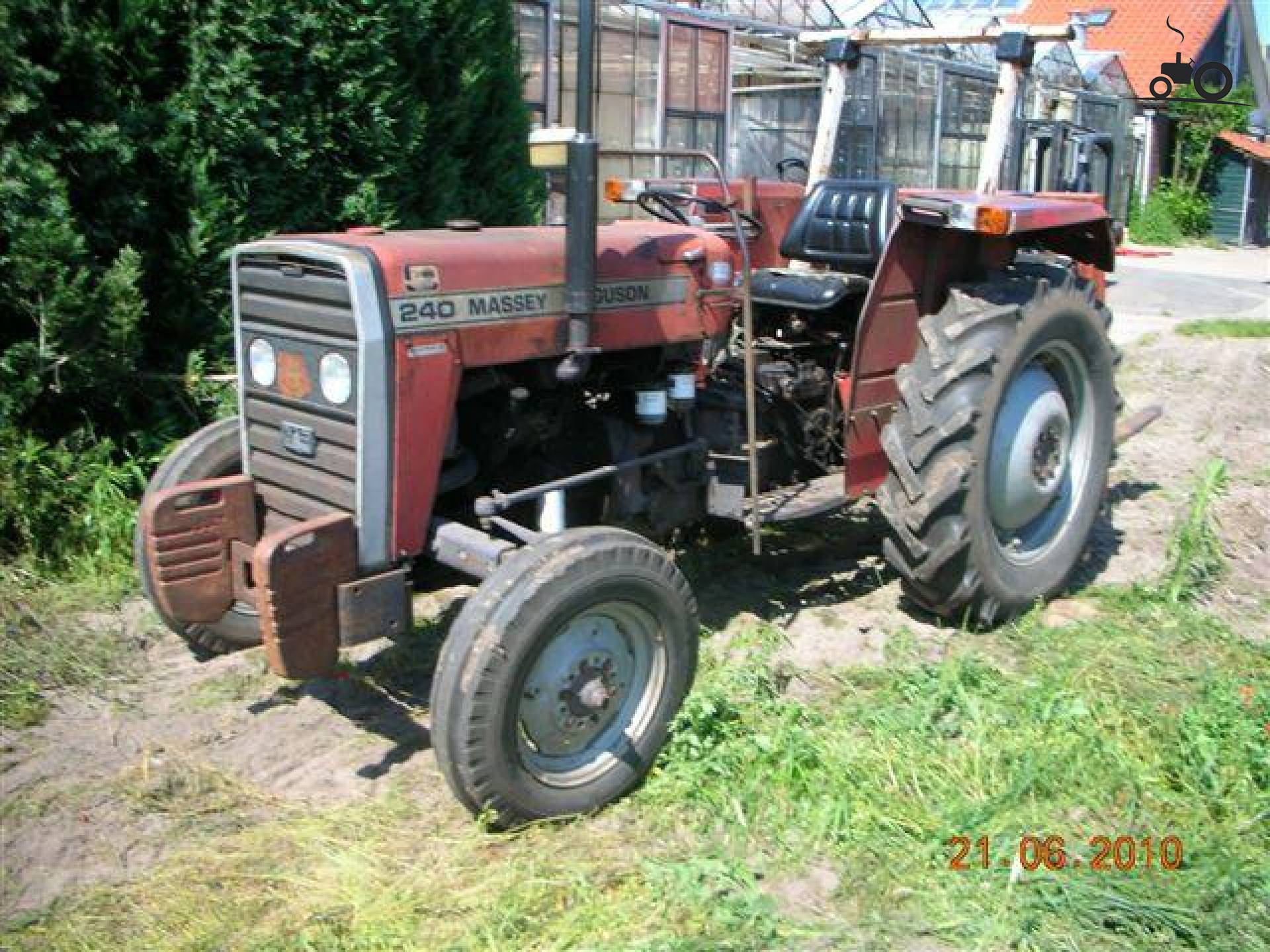 Foto Massey Ferguson 240 #370911