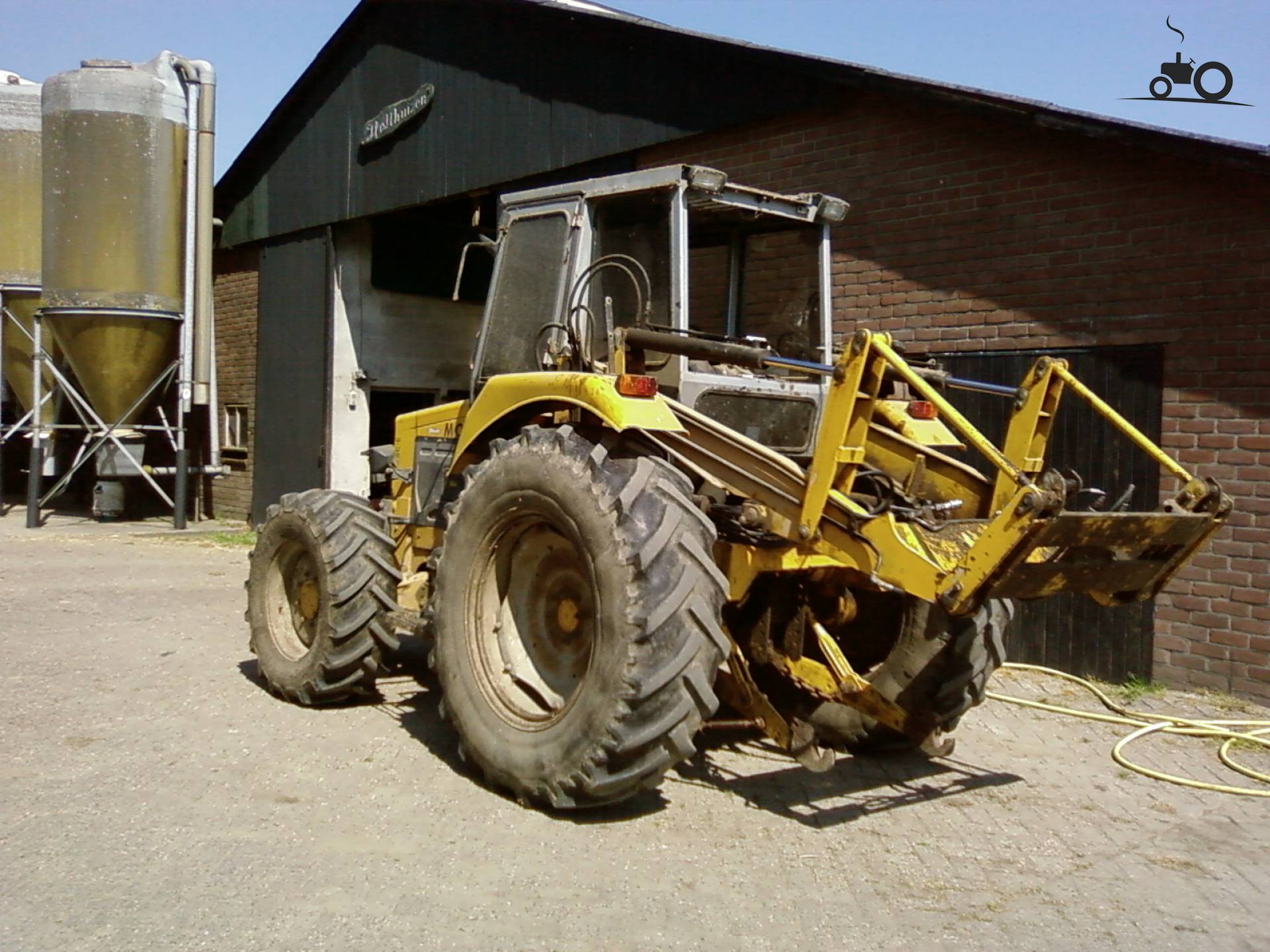 moffett loader