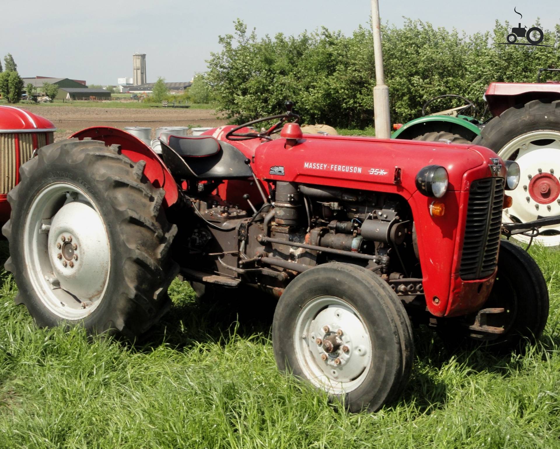 Massey Ferguson 35 X United Kingdom Tractor Picture 485394