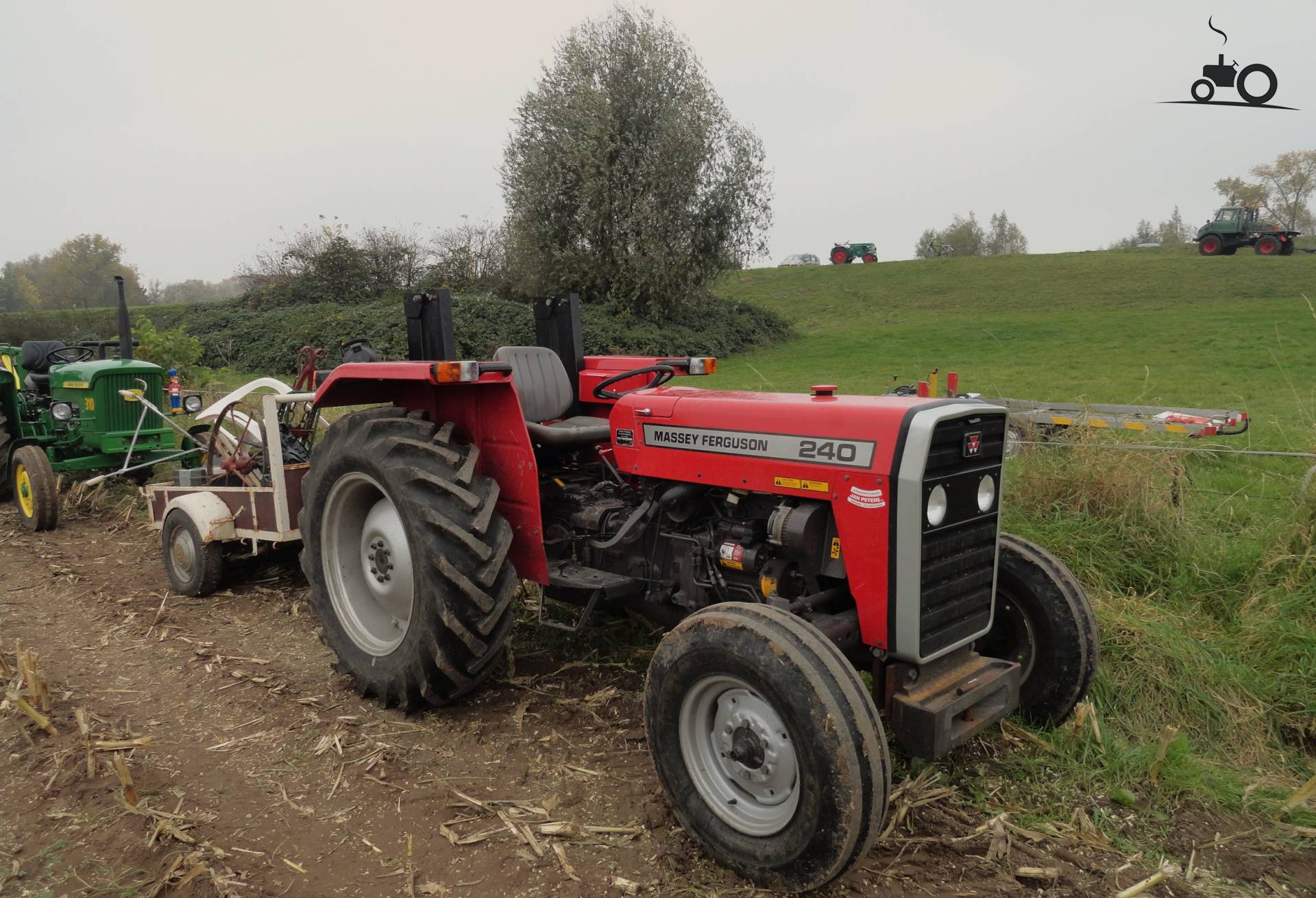 Foto Massey Ferguson 240 #698585