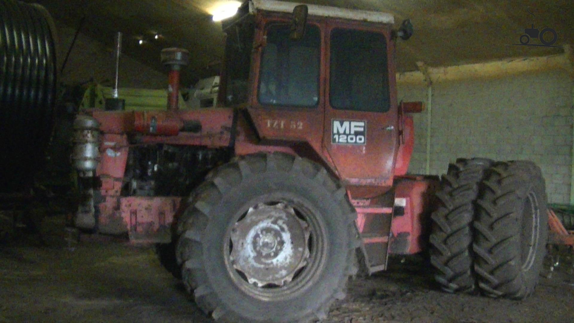 Foto Massey Ferguson 1200 #705212