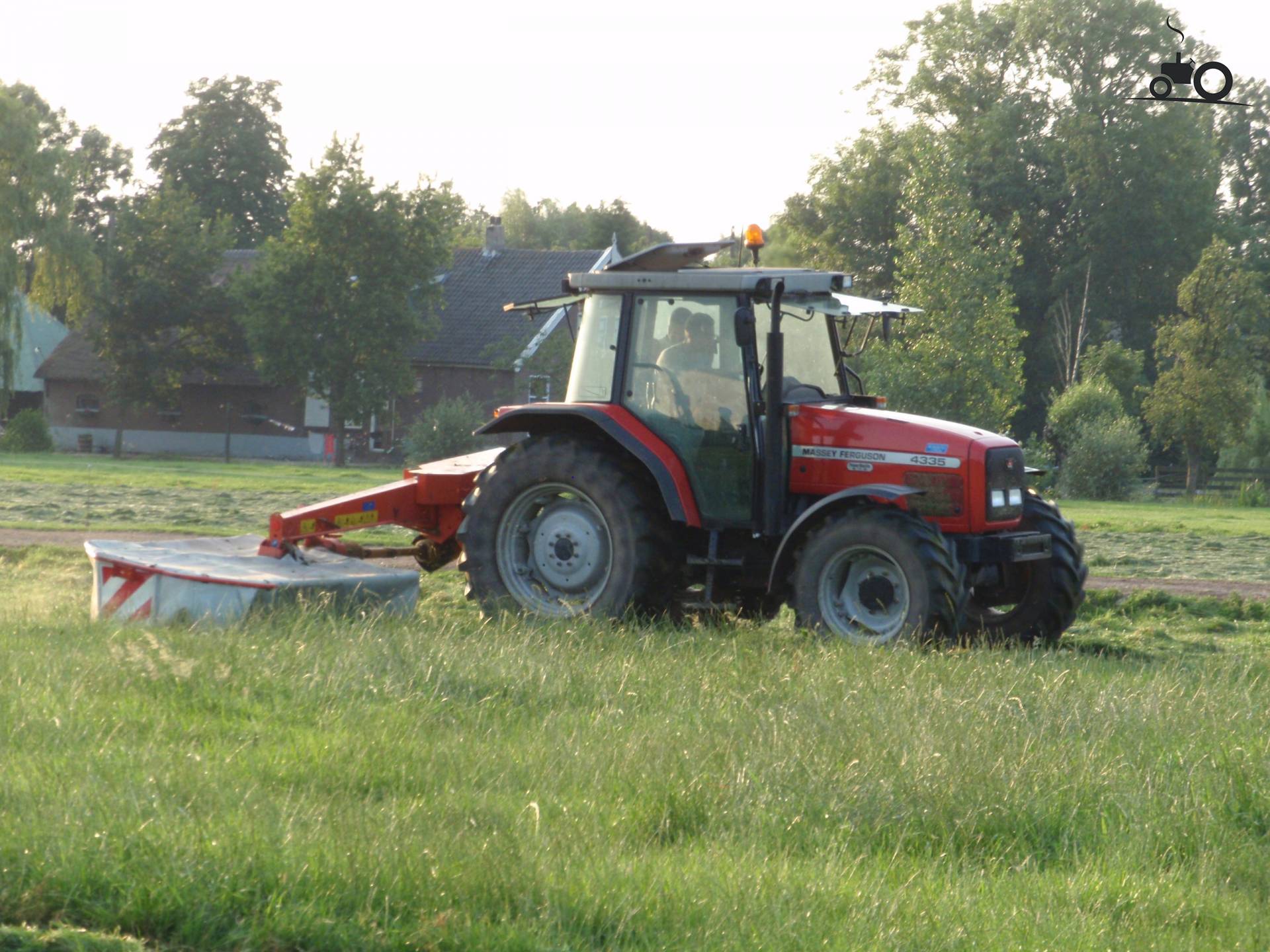 Massey Ferguson 4335 Fanclub - Technische Daten, Fotos, Bewertungen & Forum