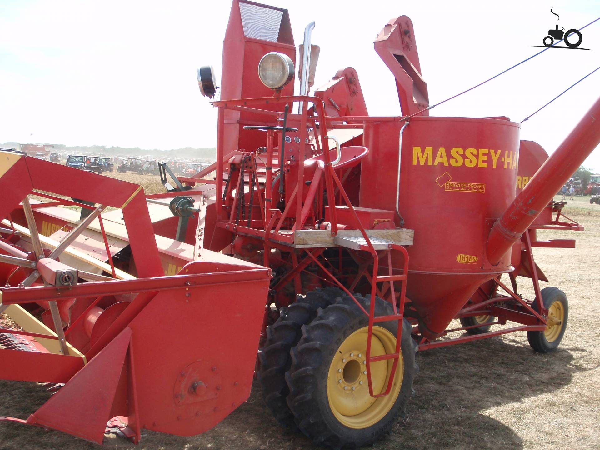 Foto Massey Harris Combine 1312438