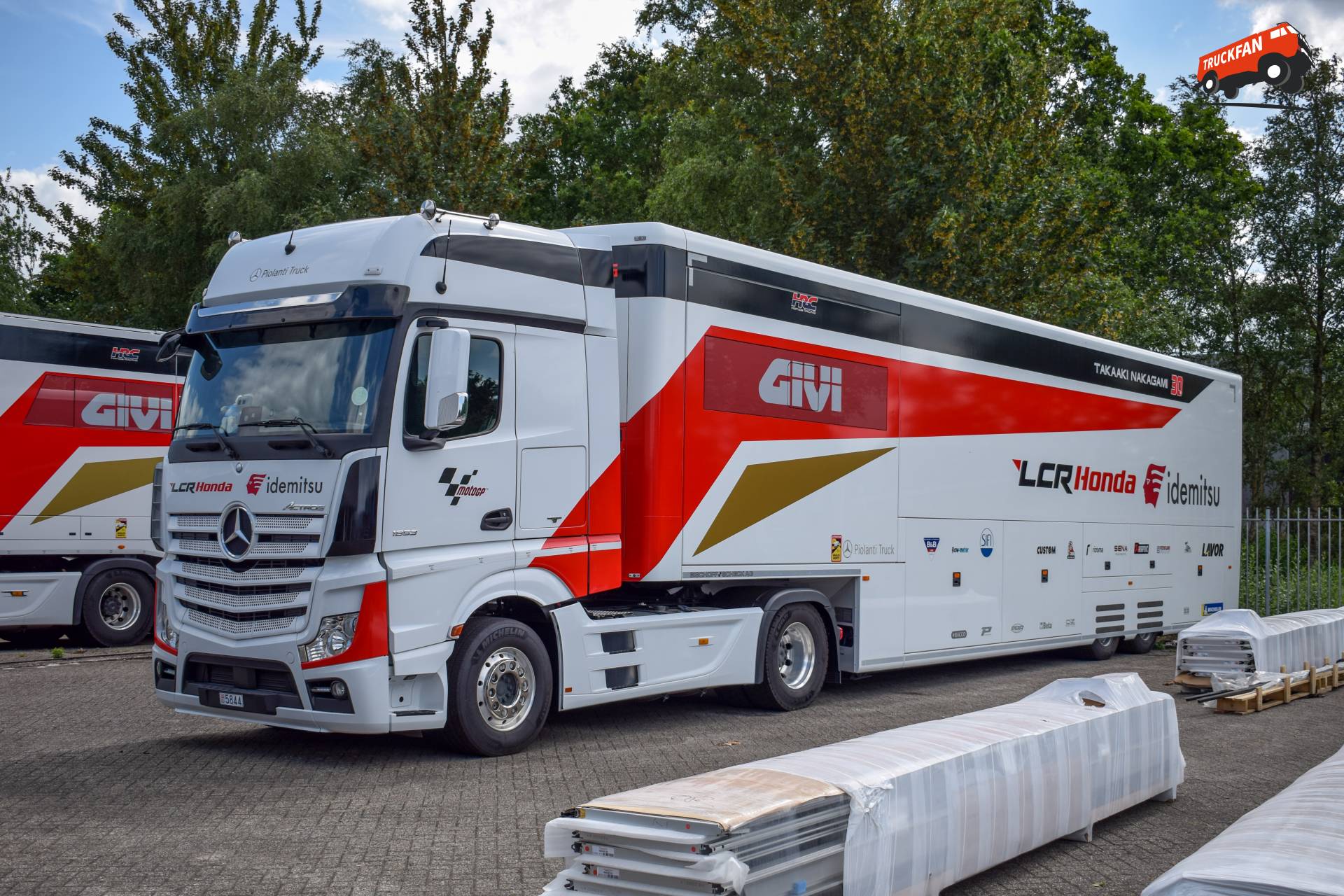Foto Mercedes-Benz Actros MP4 #1534402