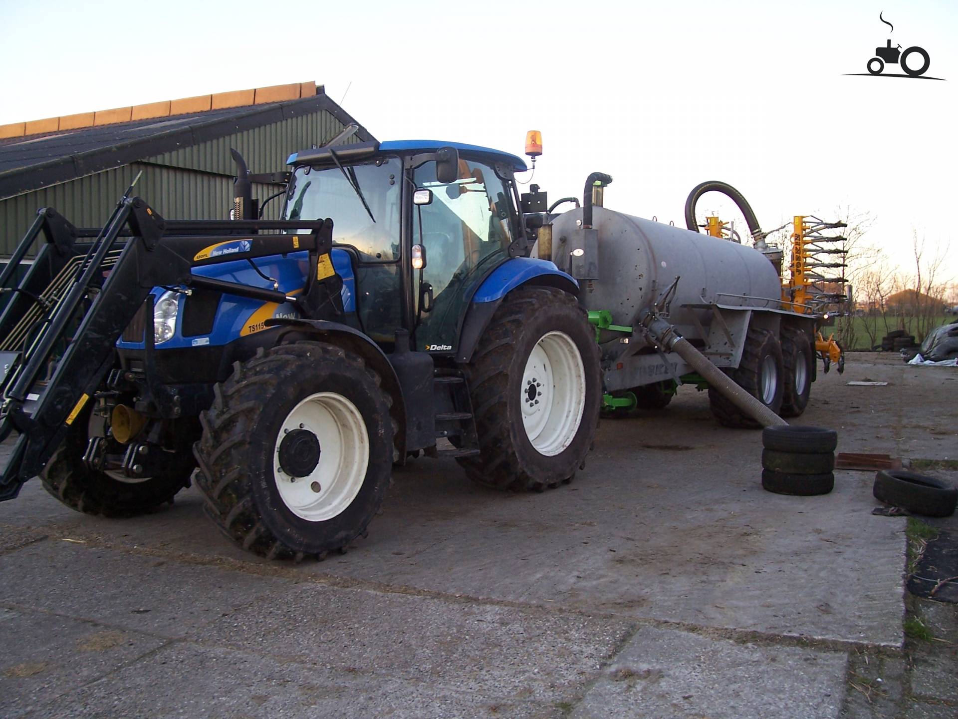 New Holland TS 115 A Delta - Nachrichten, Fotos & Videos