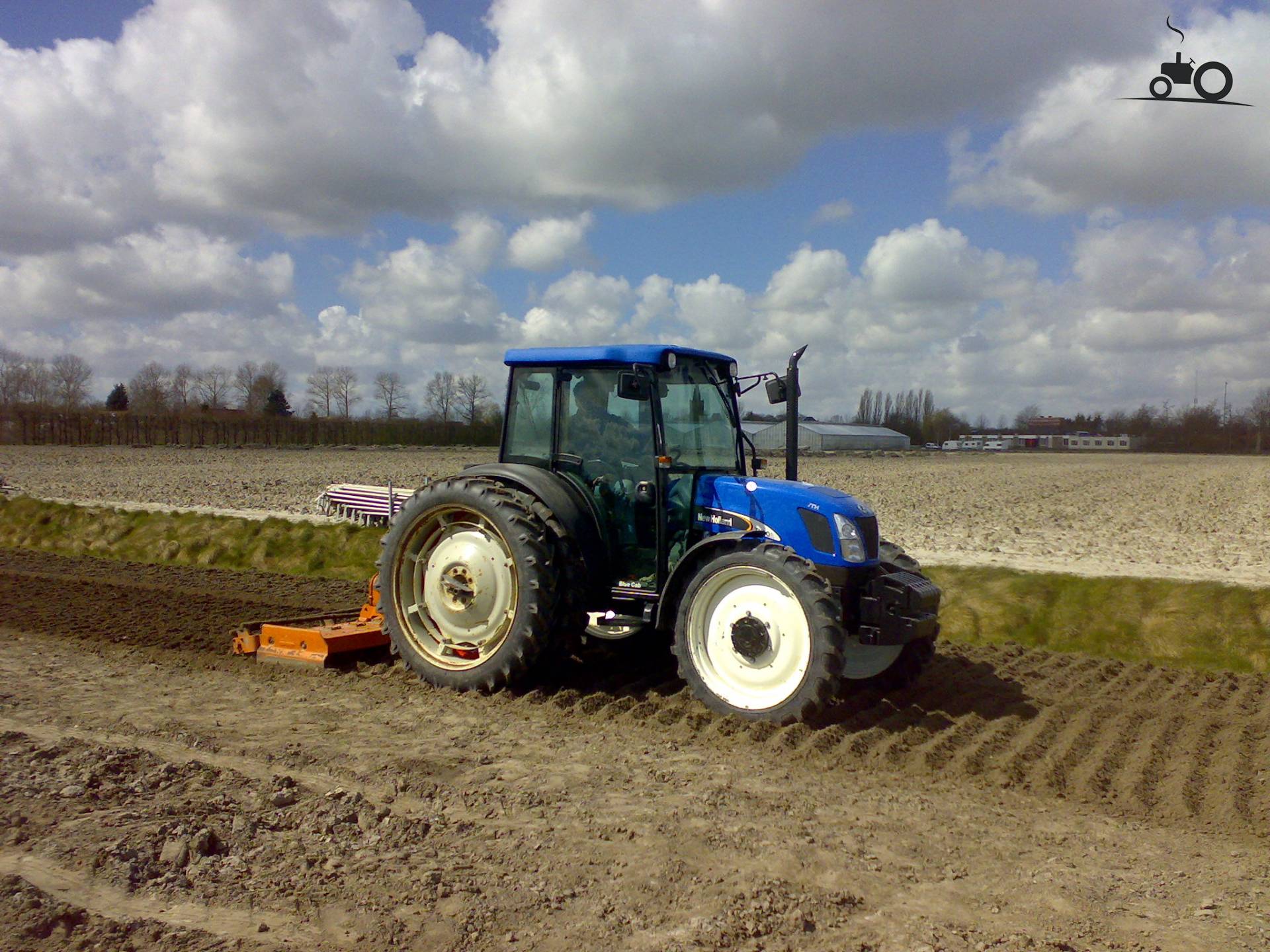 New Holland TND 70 A Fan Club - Specs, Photos, Reviews & Forum