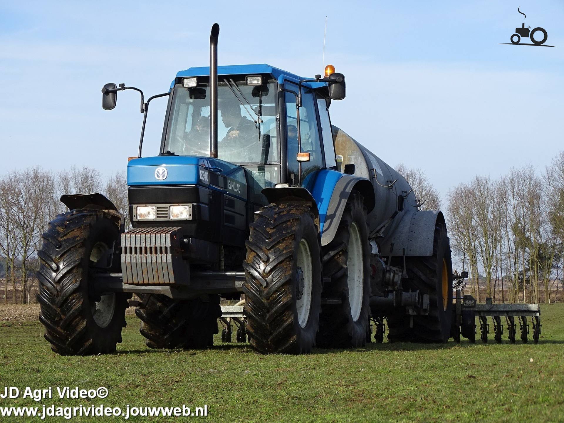 New Holland 8340