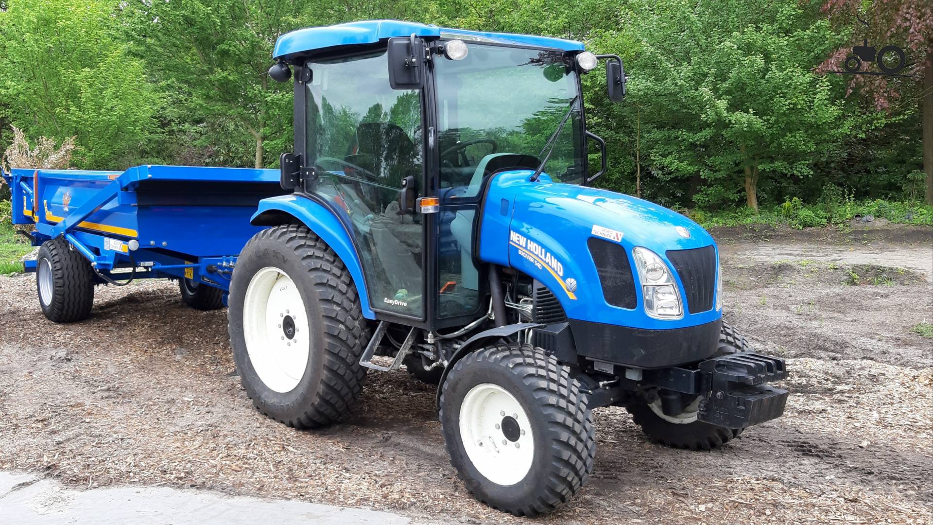 Foto New Holland Boomer #1293919