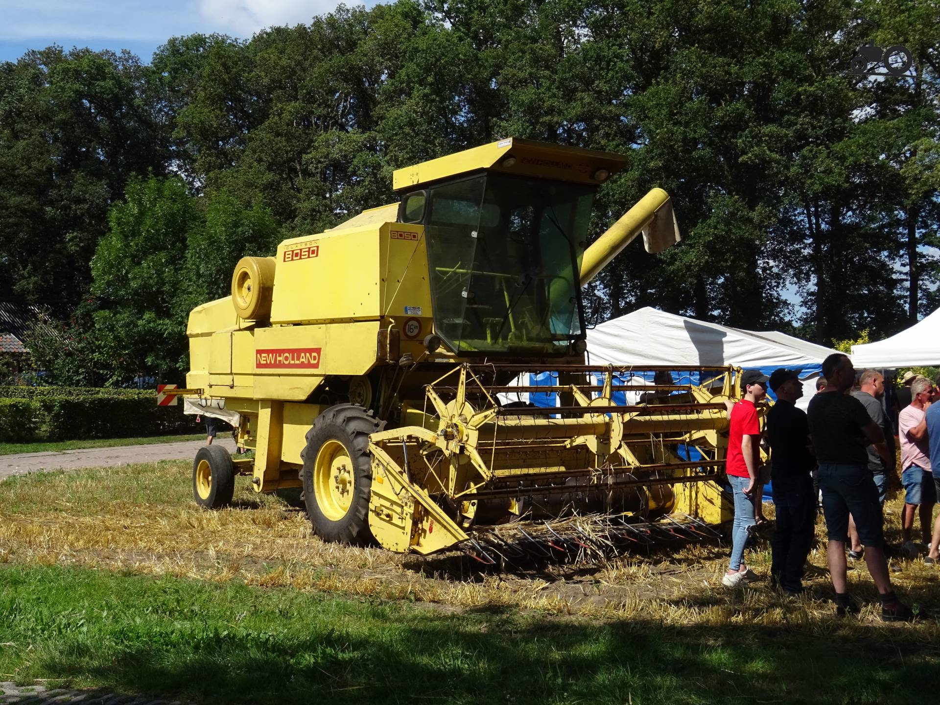 New Holland Clayson 8050