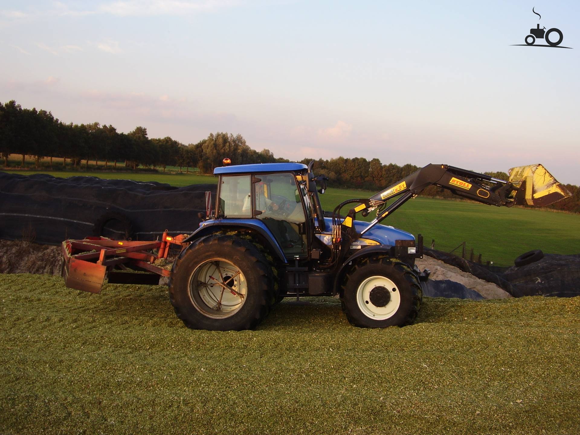 New Holland TM 140