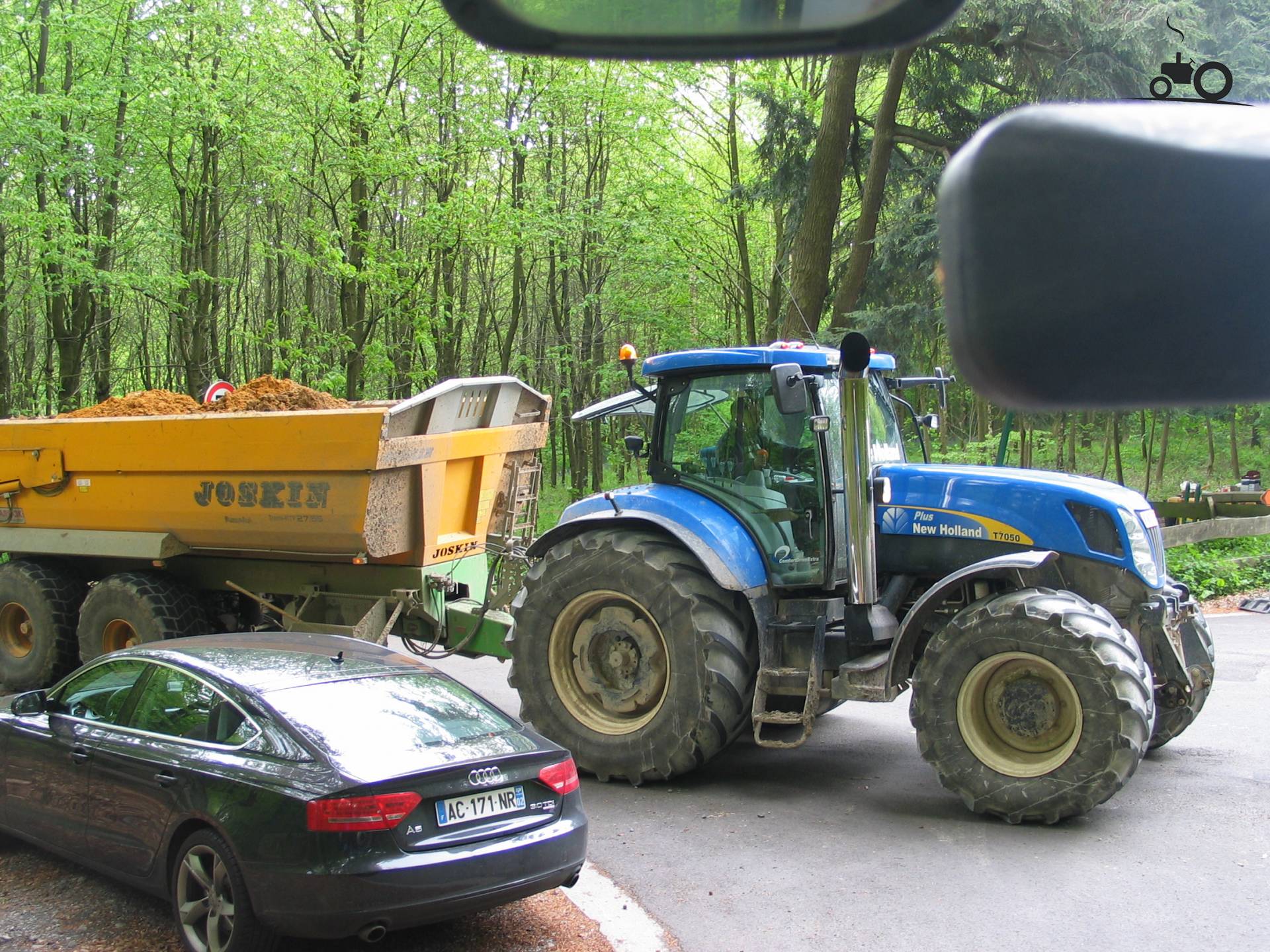 Foto New Holland T 7050 352296