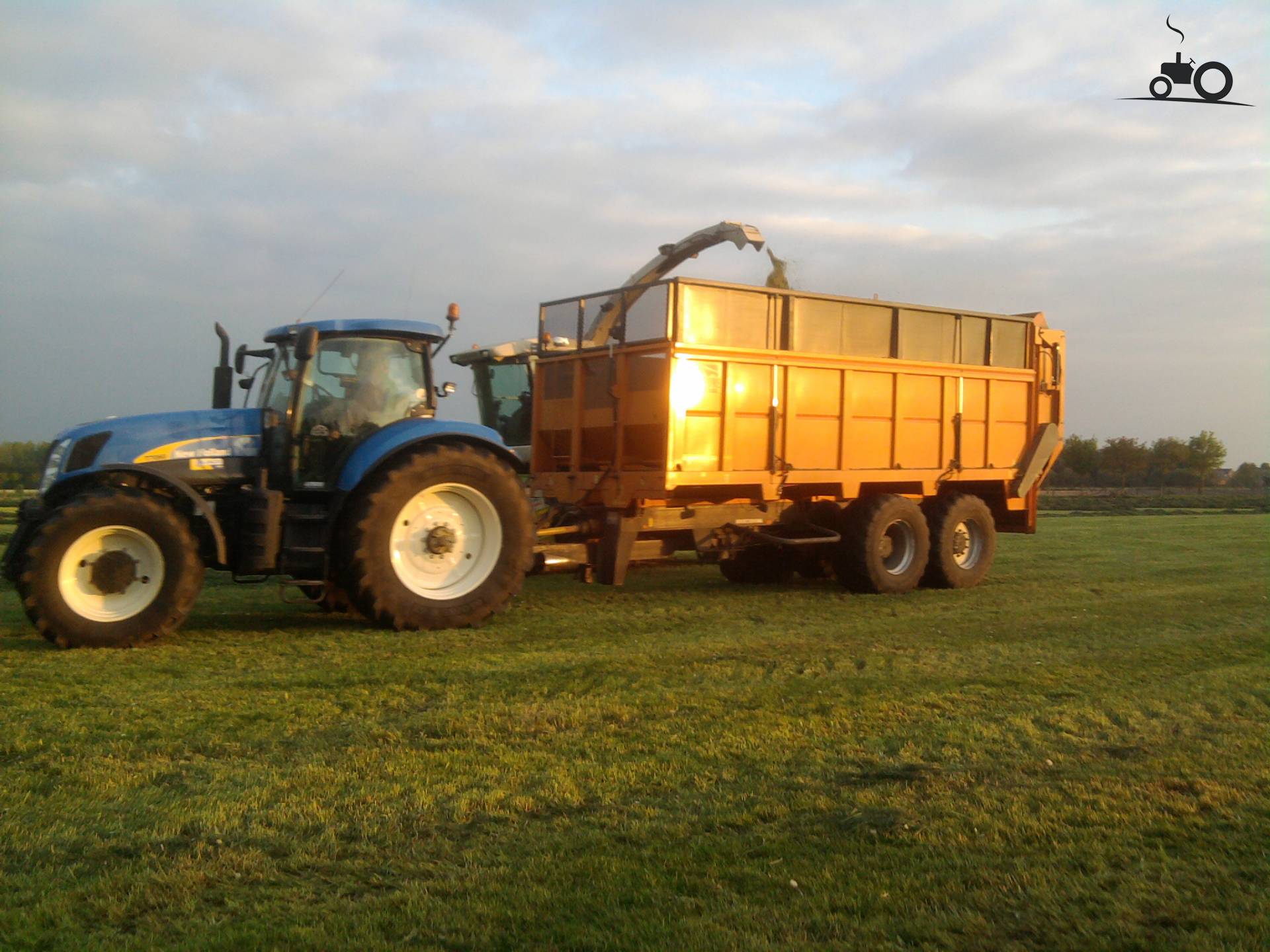 Foto New Holland T 7060 #352974