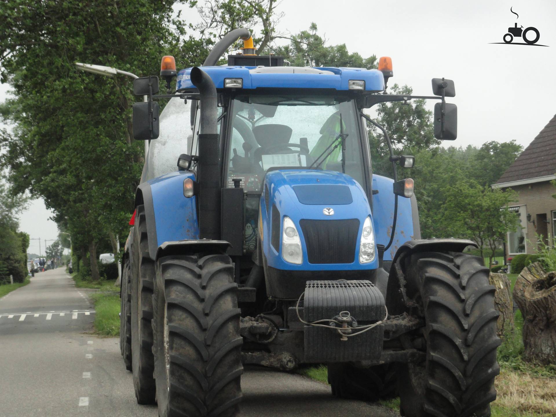 Foto New Holland T