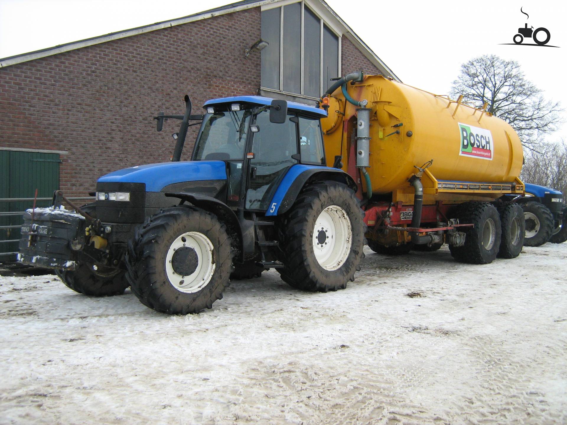 Foto New Holland TM 155 #437181