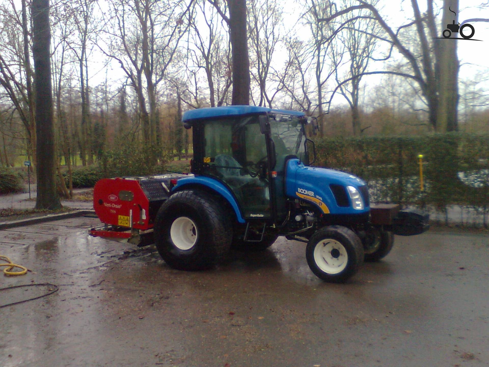 New Holland Boomer 3045