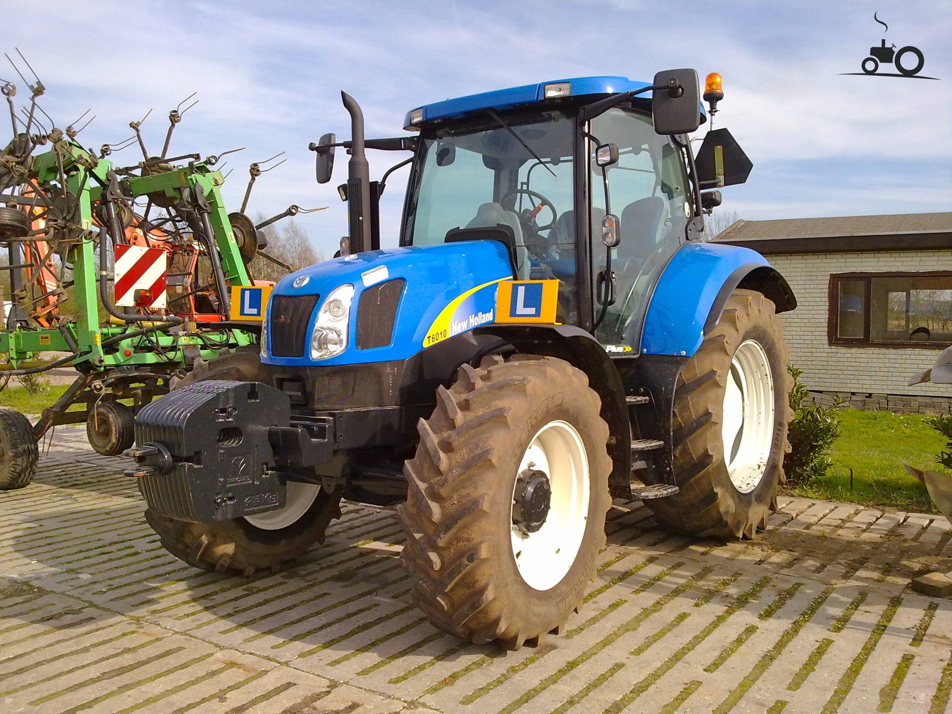 Foto New Holland T 6010 Plus #470804