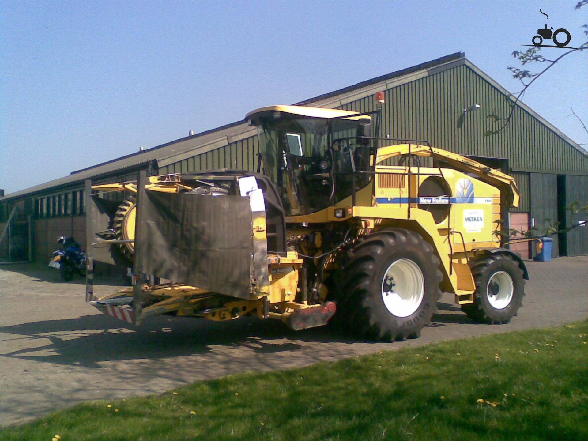Foto New Holland FX 60 #477287