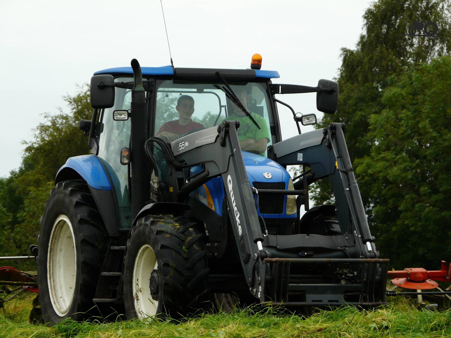 Foto New Holland TS 100 A #522159