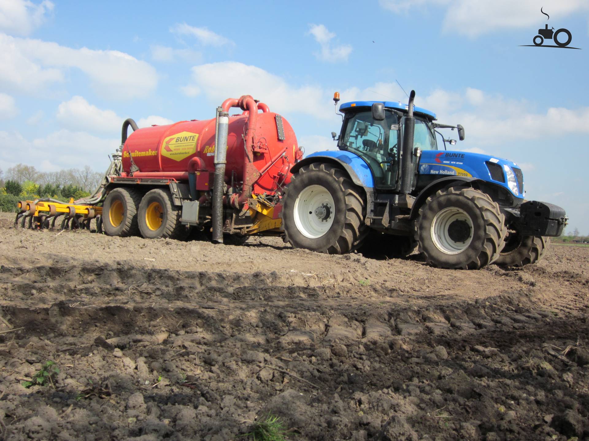 Foto New Holland T Van Loon En Grondverzetbedrijf Bunte