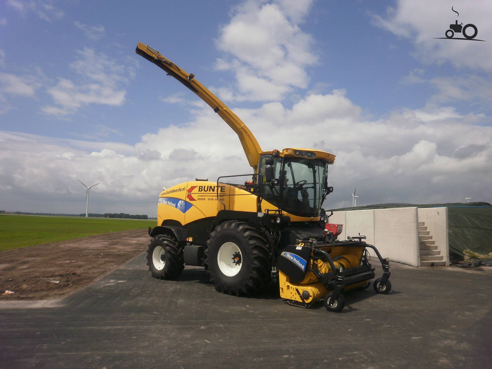 Foto New Holland FR 9050 Van Loon En Grondverzetbedrijf Bunte