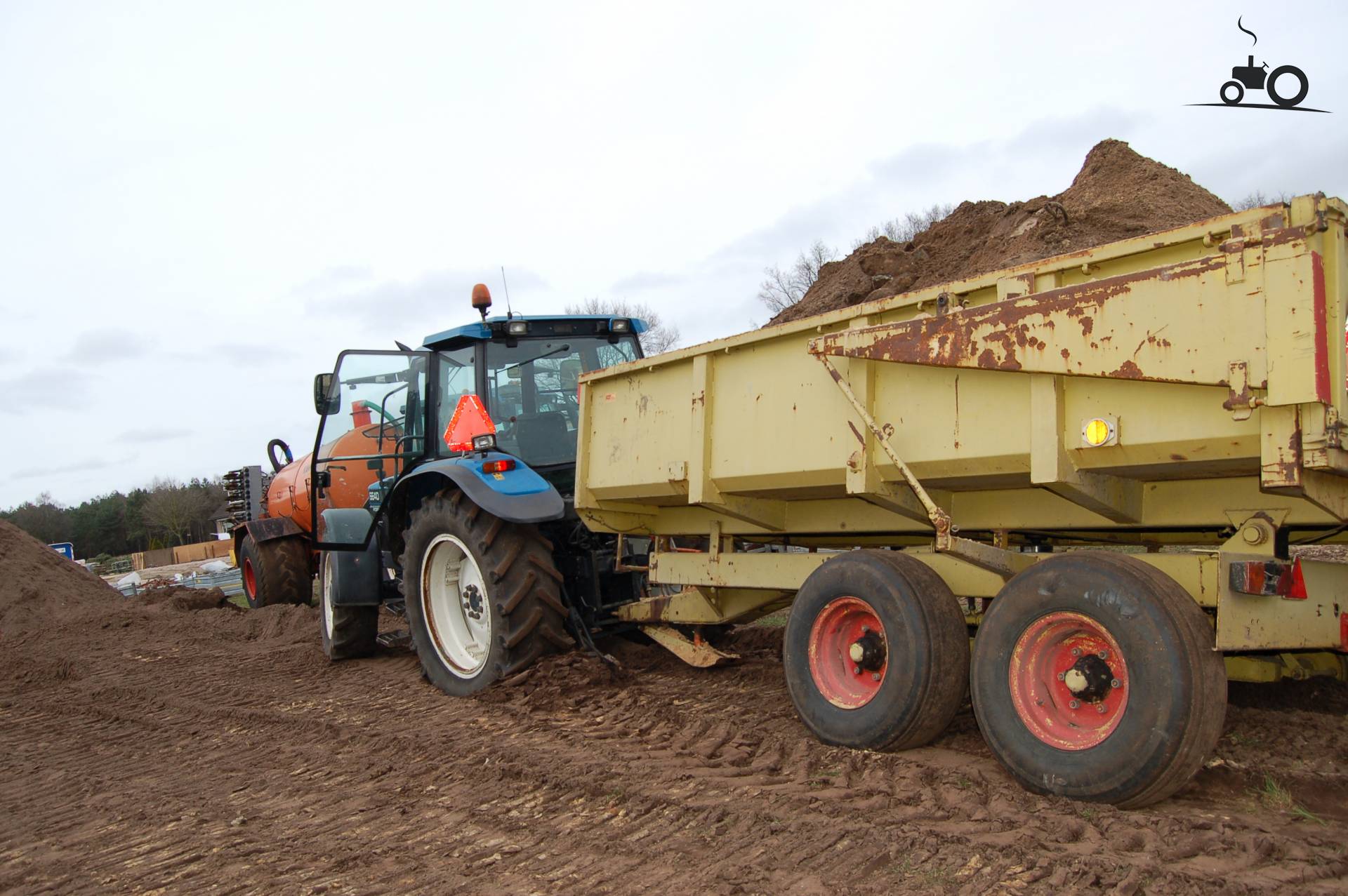 New Holland 6640